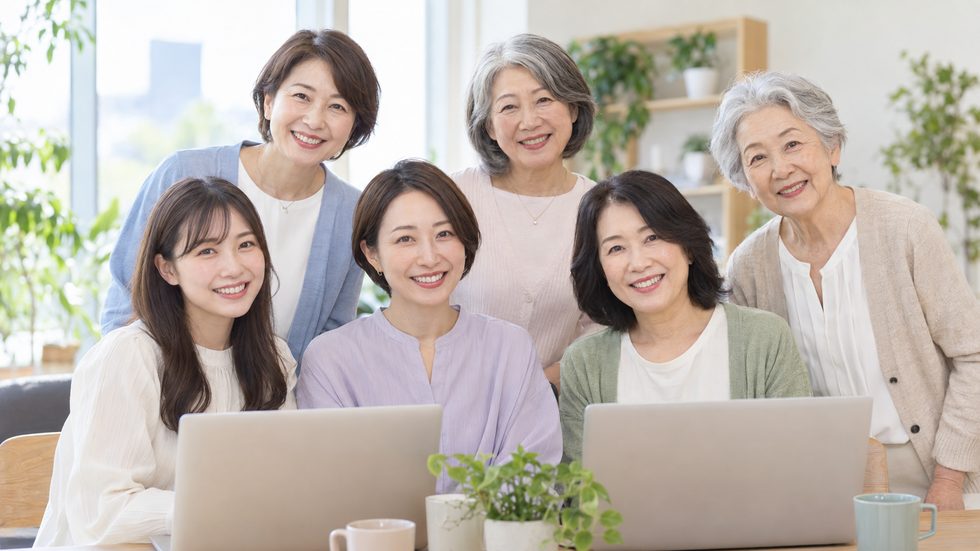 幅広い年代のチャットレディ(18歳から70代まで在籍)